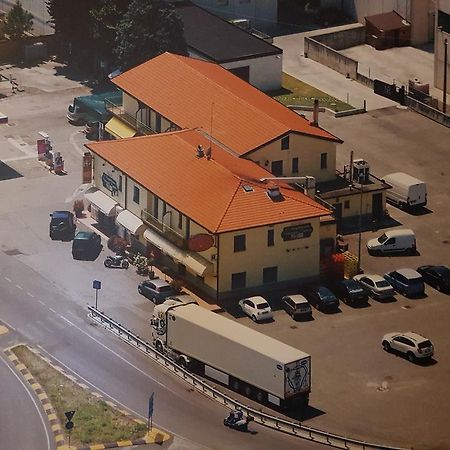 Hotel Ristorante Amalfitana Dello Ngoại thất bức ảnh