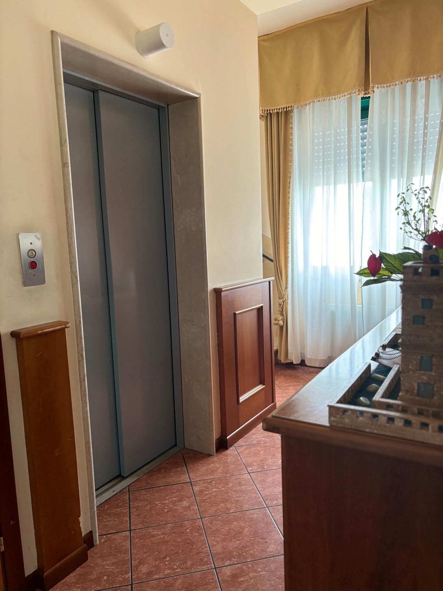 Hotel Ristorante Amalfitana Dello Ngoại thất bức ảnh