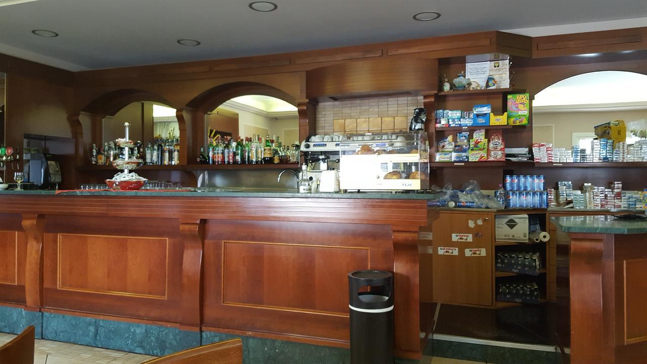 Hotel Ristorante Amalfitana Dello Ngoại thất bức ảnh